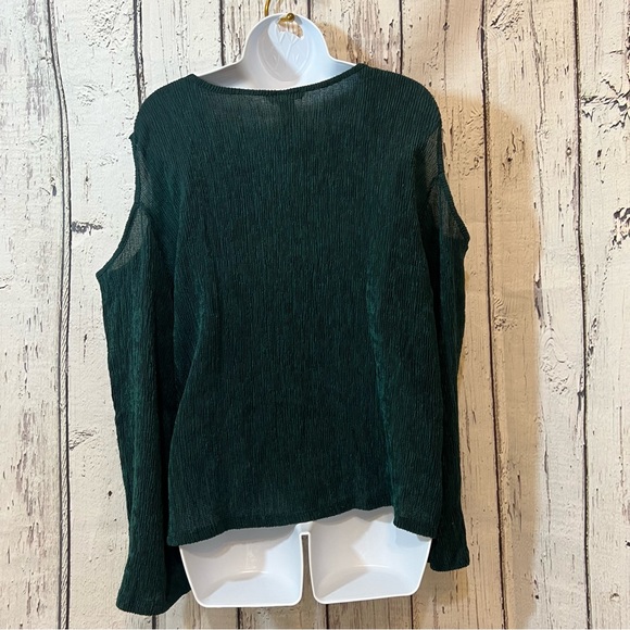 H&M Women's forest green bell Sleeve cold shoulder long sleeve blouse size med - Picture 3 of 13
